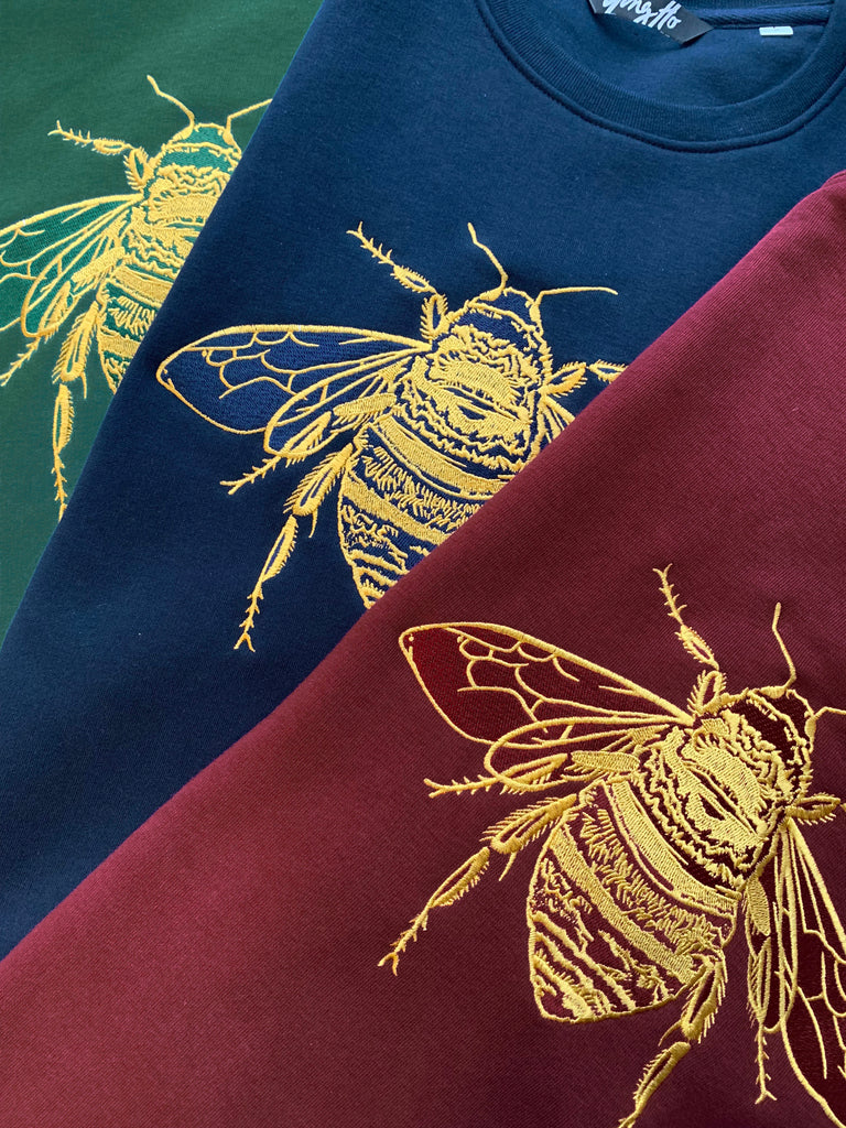 Signature Bee Embroidered Sweatshirt in Burgundy